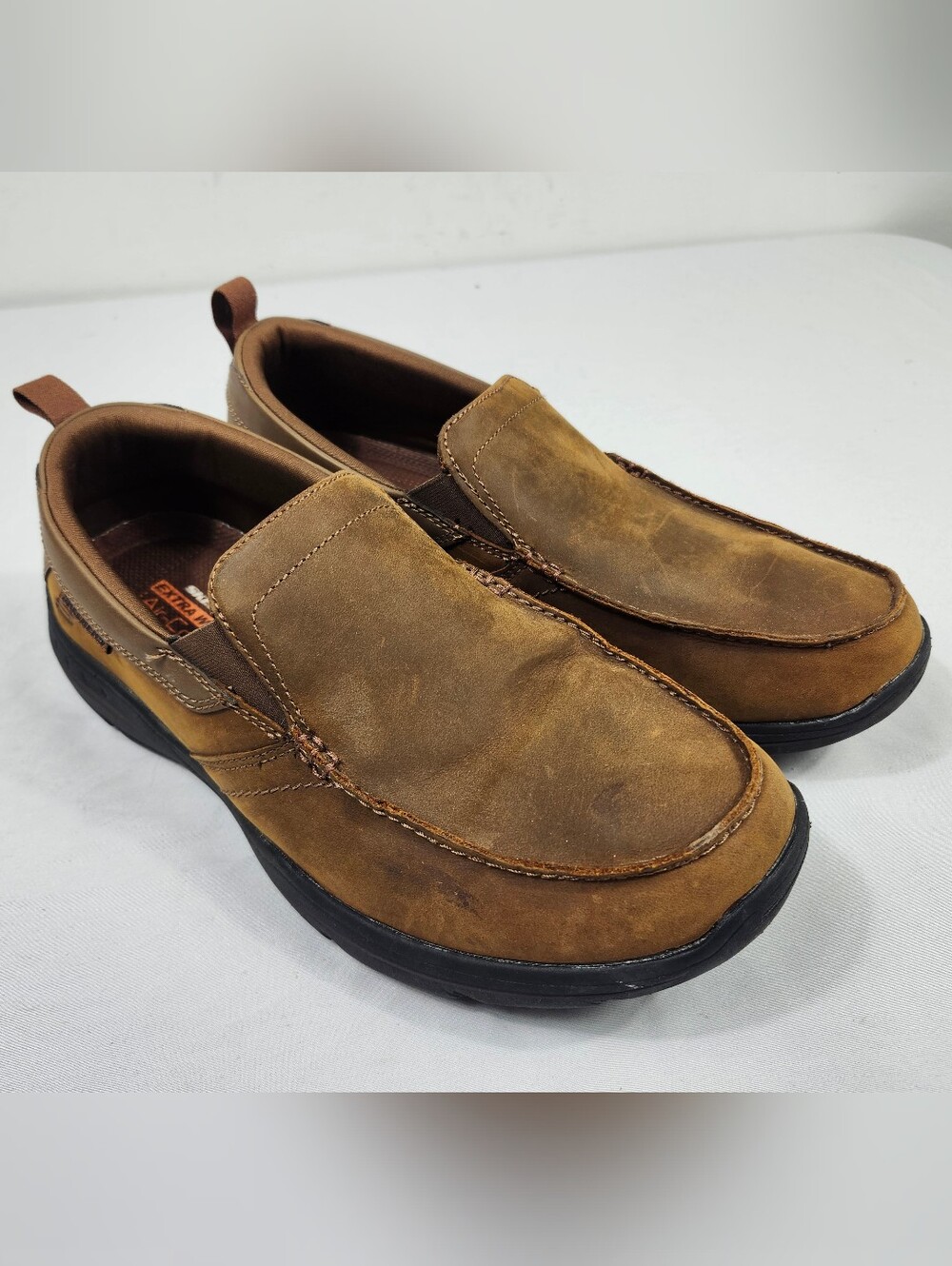 Skechers Men's Size 8 EE Tan Brown Slip-On Casual Distressed Loafers